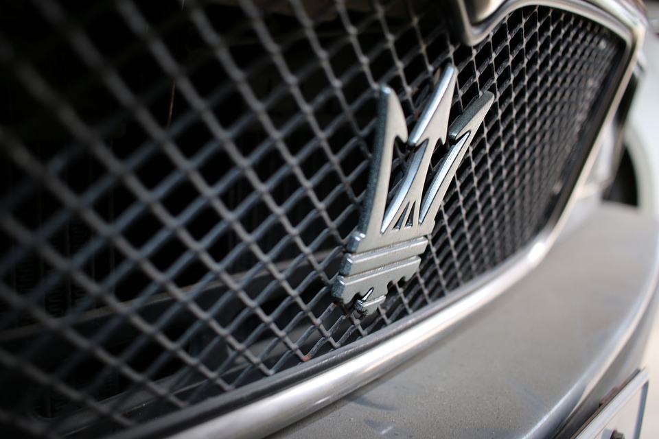 Sabes qué significa el logo de Maserati? Te contamos algunos secretos de la  mítica marca. - Blog - Desguaces La Torre