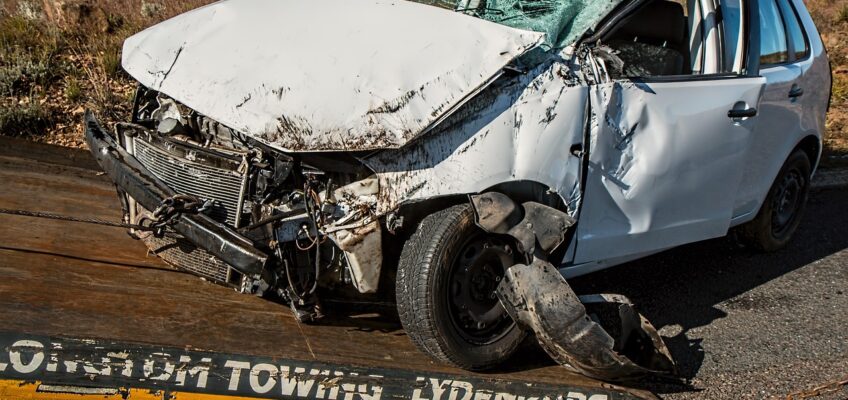 ¿Cuándo un coche se considera siniestro total y debe ir al desguace?
